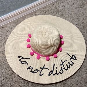 Nwot Coastalista Pom Pom floppy Straw Hat